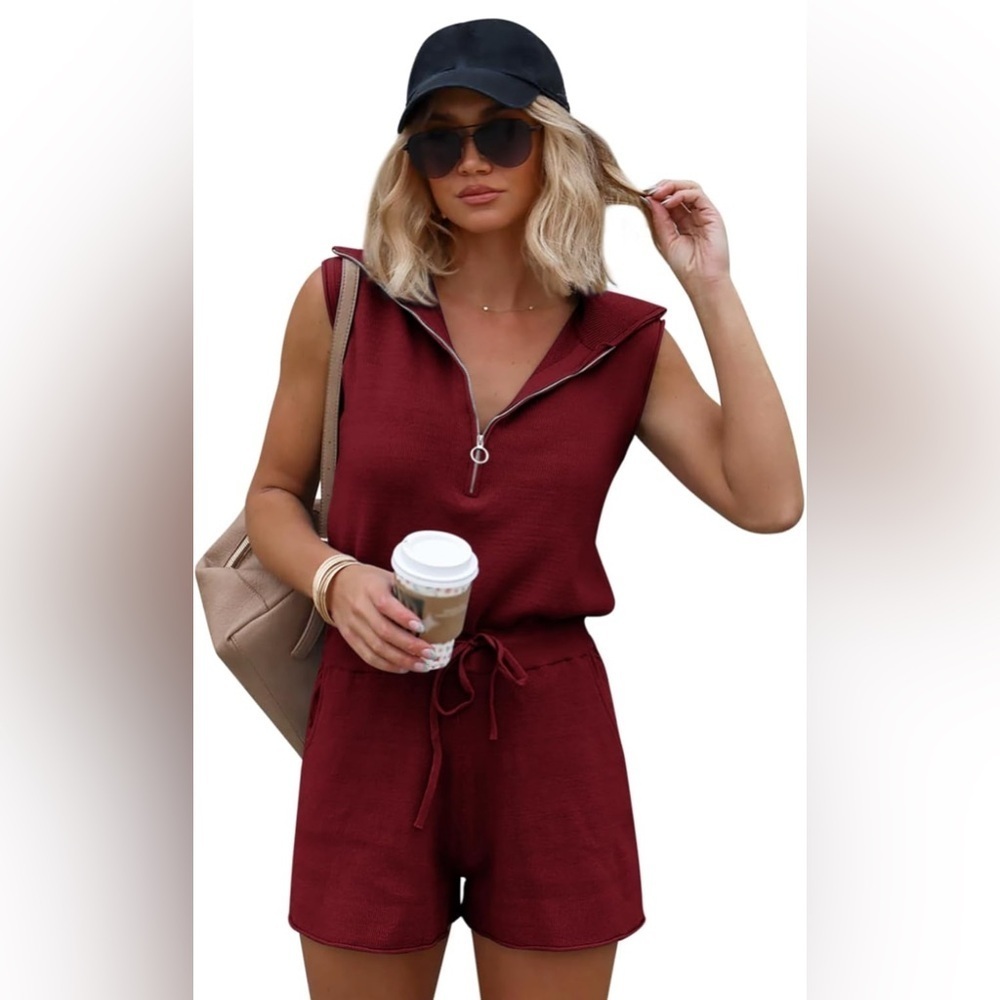 NEW- Women’s Casual Sleeveless Half Zip Short Romper with Lapel Collar SIZE: Med